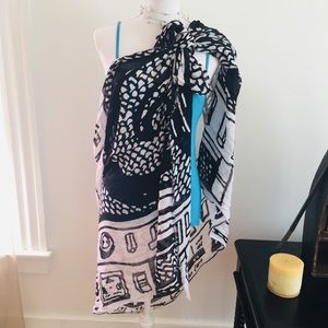 Chic white black viscose sarong blanket scarf